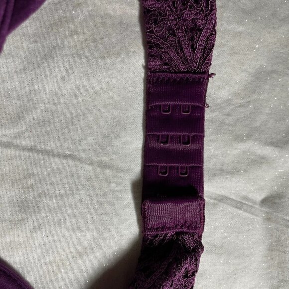 NWOT 34C VICTORIAS SECRET BODY LINED PERFECT COVERAGE PLUM UNDERWIRE BRA - Picture 10 of 10